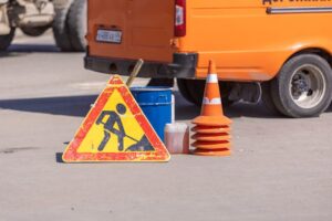 Placa de alerta construções